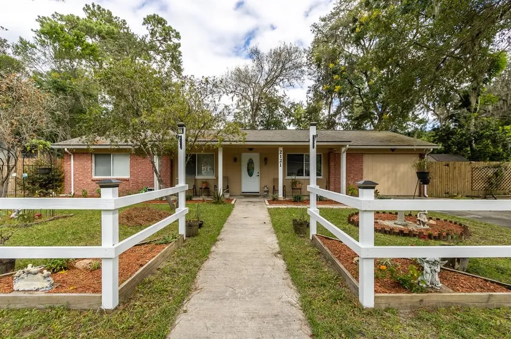 2121 NW 54th Terrace Gainesville FL 32605