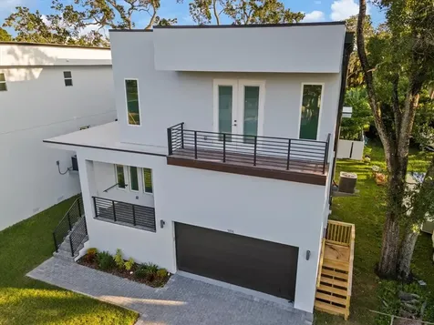 5002 W Idaho Street Tampa FL 33616