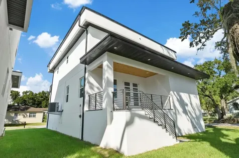 5002 W Idaho Street Tampa FL 33616