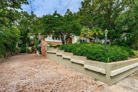 8380 40th Avenue N St Petersburg FL 33709