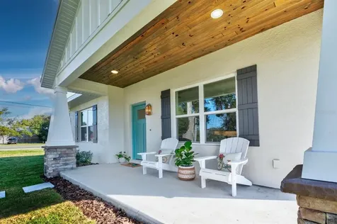 2048 N Grandview Street Mount Dora FL 32757