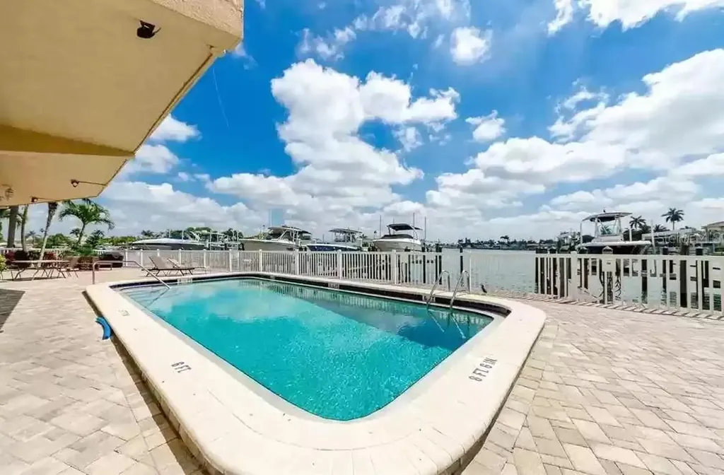 11605 3rd Street E Treasure Island FL 33706