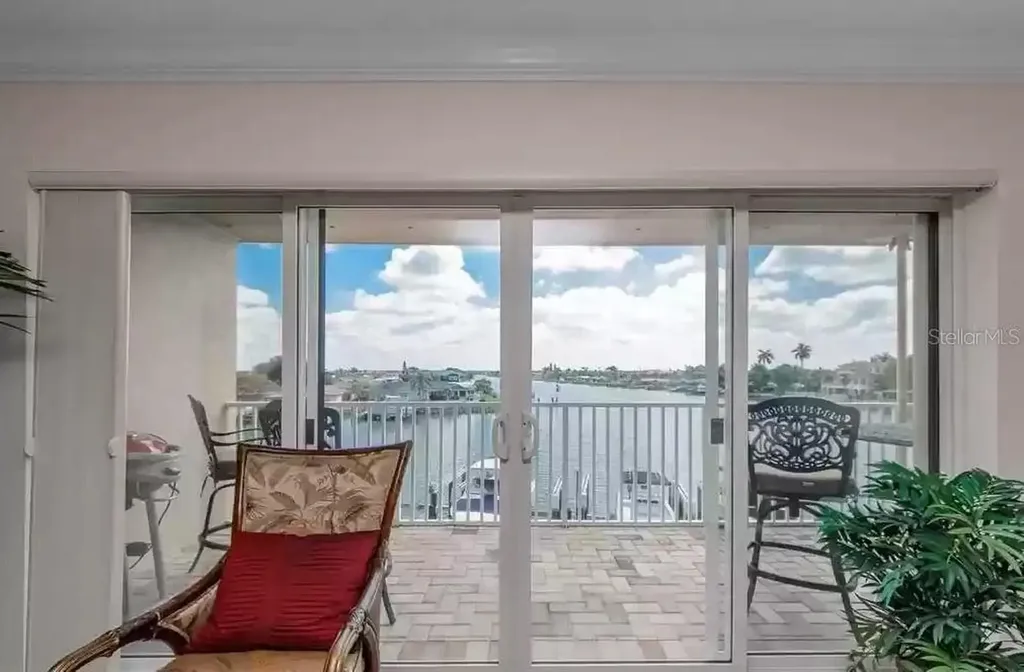 11605 3rd Street E Treasure Island FL 33706