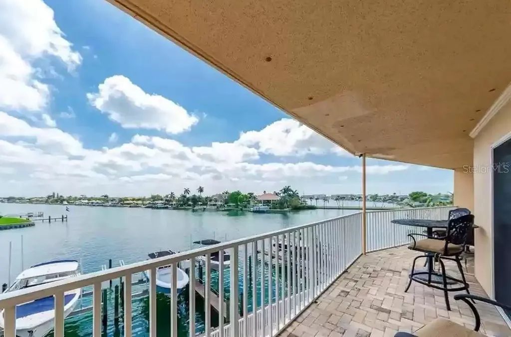 11605 3rd Street E Treasure Island FL 33706