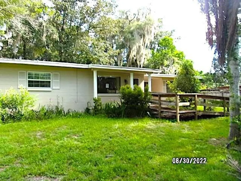 2223 E Florence Avenue Deland FL 32724