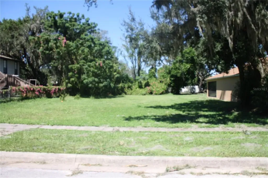 310 W Orange Street Davenport FL 33837