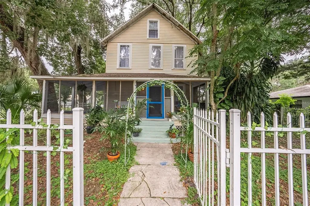 303 E Lake Street Kissimmee FL 34744
