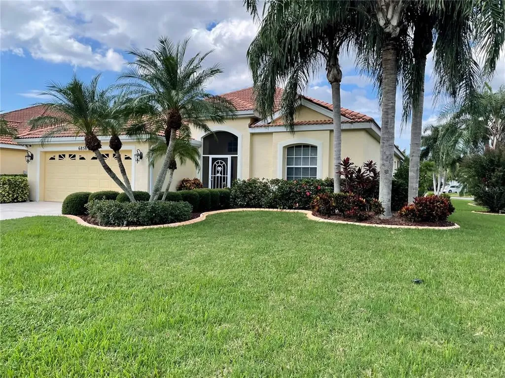 6858 Wagon Wheel Circle Sarasota FL 34243