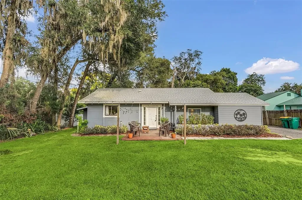 326 N Simpson Street Mount Dora FL 32757