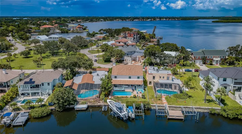 1934 Arrowhead Drive NE St Petersburg FL 33703