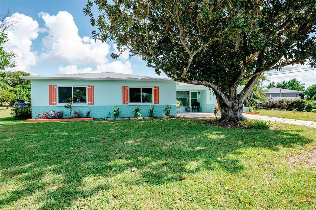 2275 37th Street N St Petersburg FL 33713
