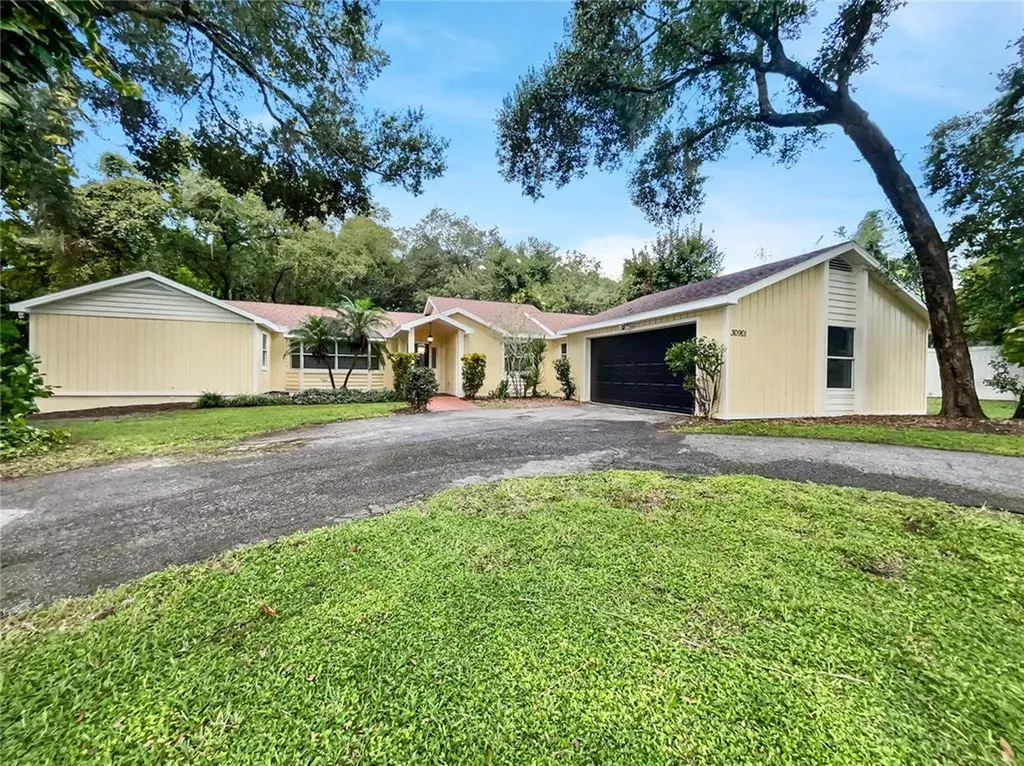 30901 Mission Avenue Tavares FL 32778