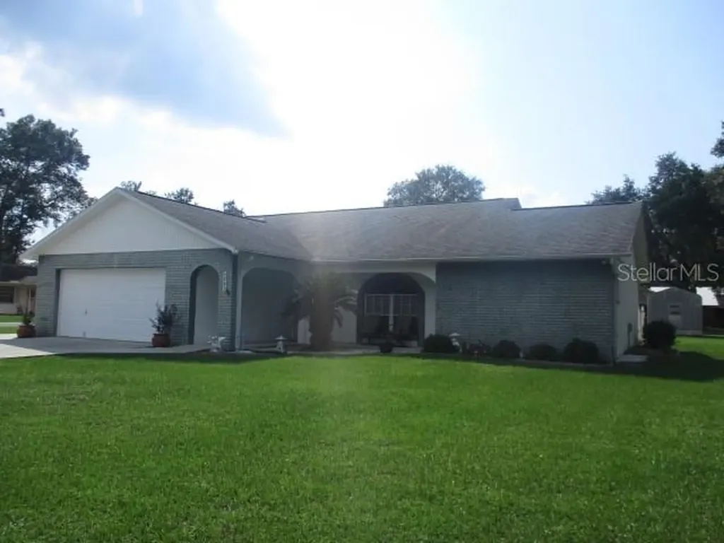 5843 18th Street Zephyrhills FL 33542