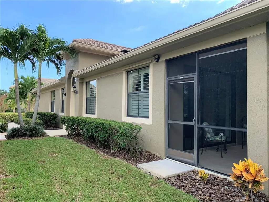 8231 Lapin Court Seminole FL 33777