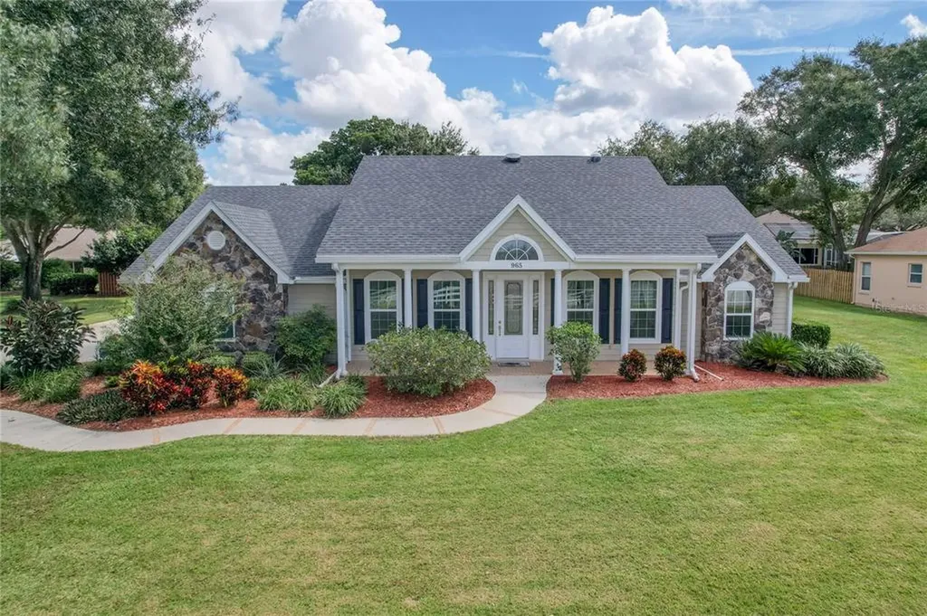 965 Country Club Road Eustis FL 32726