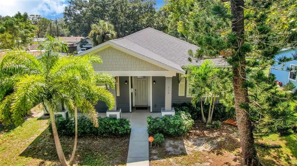 738 50th Avenue N St Petersburg FL 33703