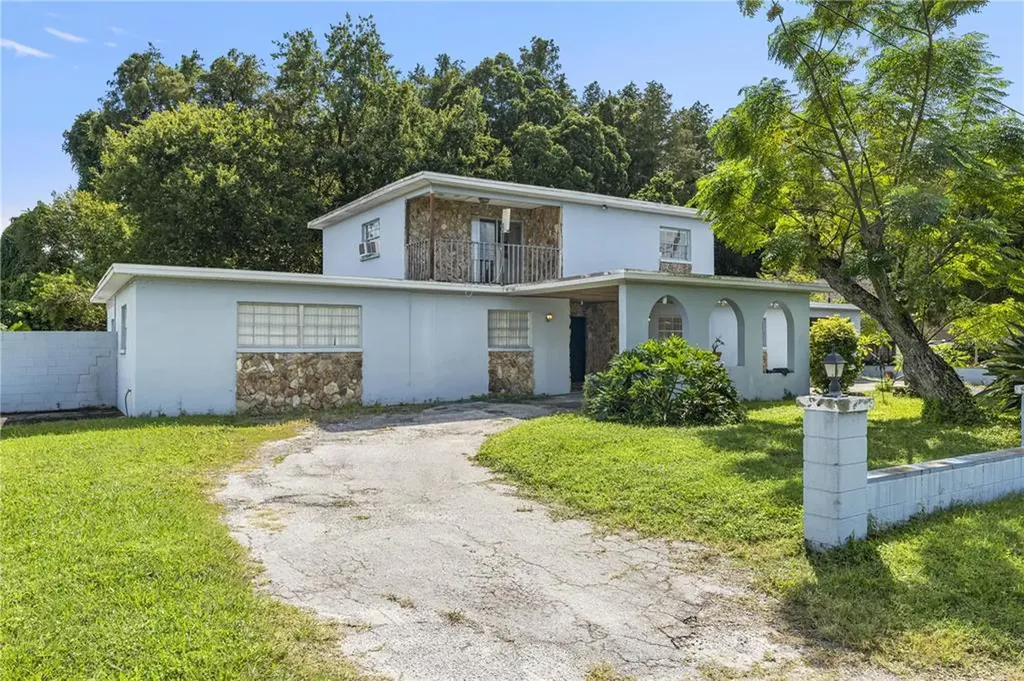 8109 Marigold Avenue Tampa FL 33614