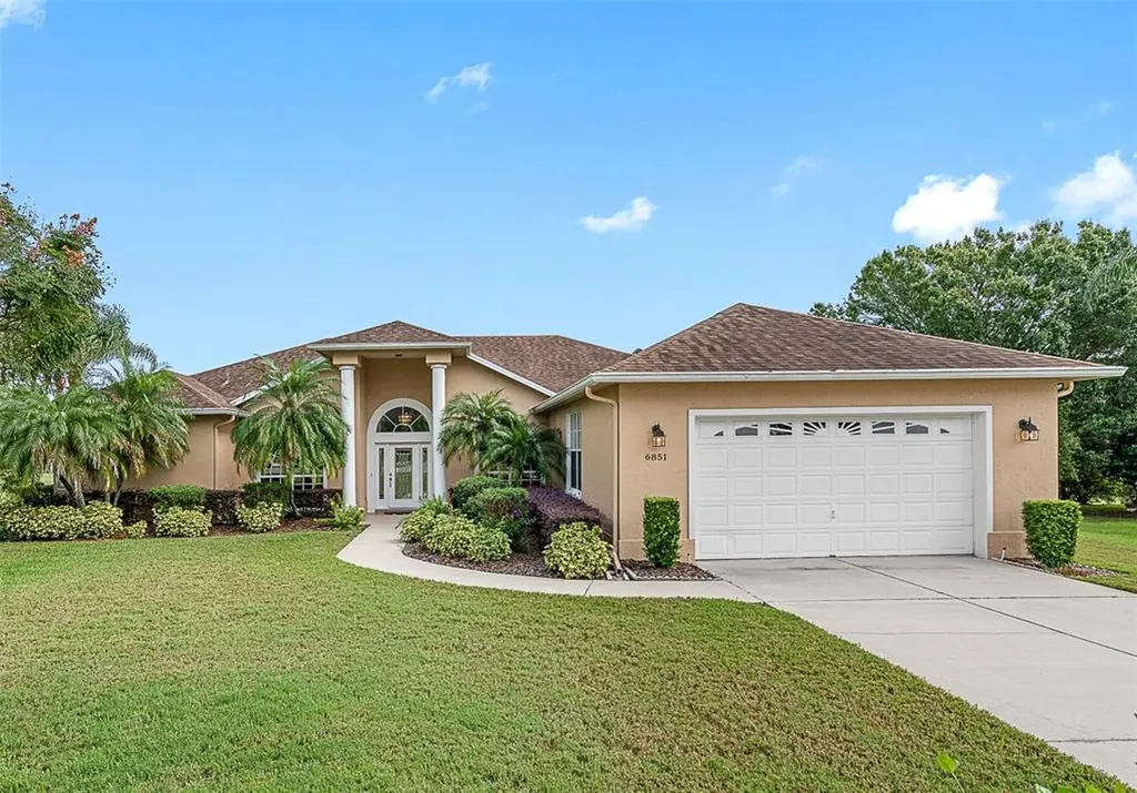 6851 Huntington Hills Boulevard Lakeland FL 33810