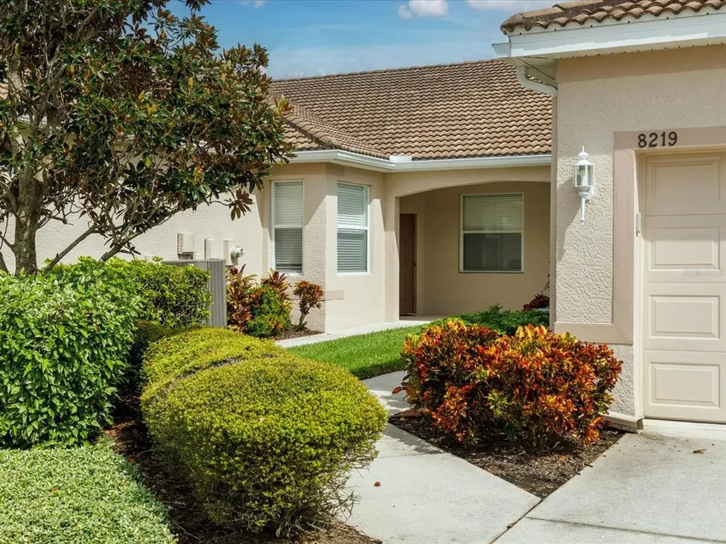 8219 Simpson Falls Court Sarasota FL 34243