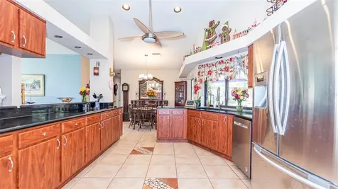 1106 Hunt Club Lane Valrico FL 33594
