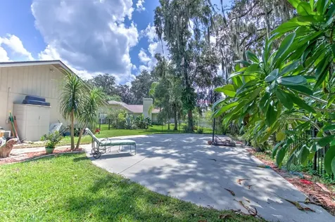 1106 Hunt Club Lane Valrico FL 33594