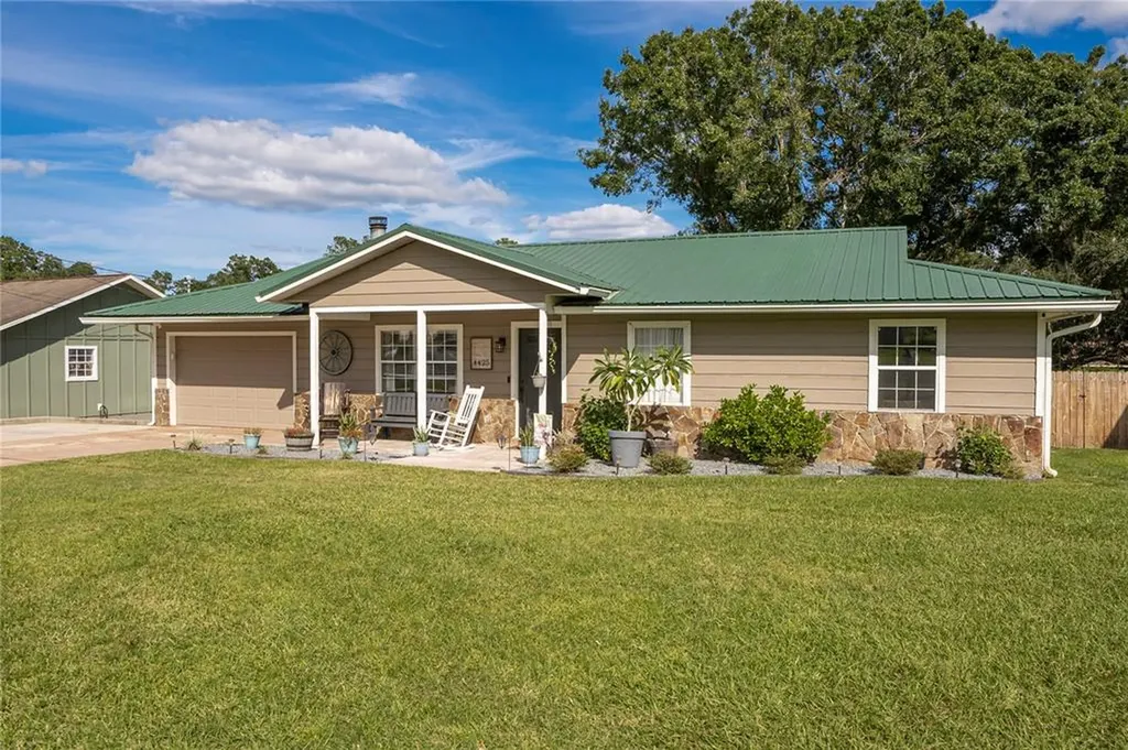 4425 NE 2nd Court Ocala FL 34479