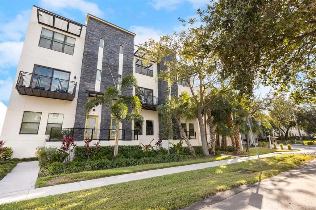 4810 W Mcelroy Avenue Tampa FL 33611