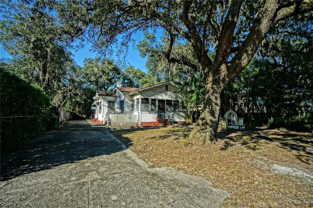 1108 E New Orleans Avenue Tampa FL 33603