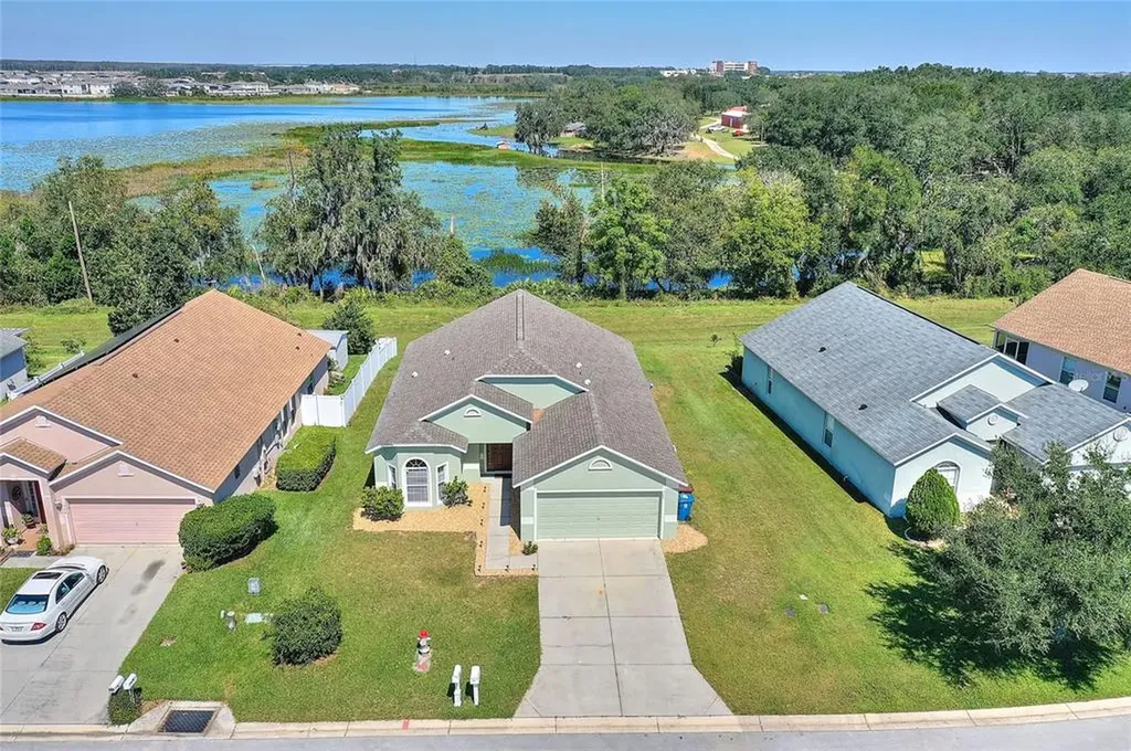 744 Lake Charles Drive Davenport FL 33837