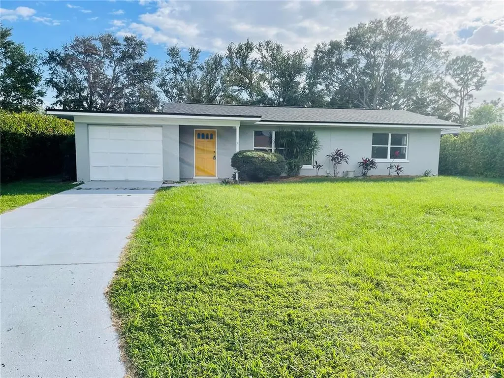 2715 40th Avenue W Bradenton FL 34205