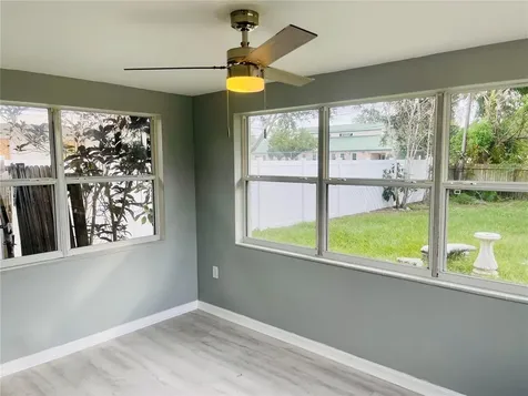 2715 40th Avenue W Bradenton FL 34205