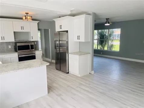 2715 40th Avenue W Bradenton FL 34205