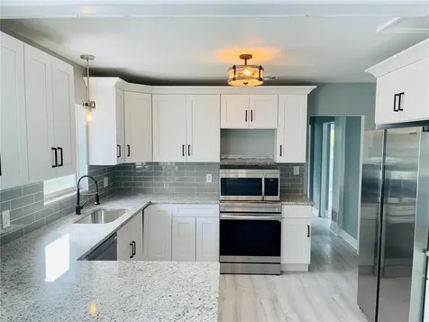 2715 40th Avenue W Bradenton FL 34205