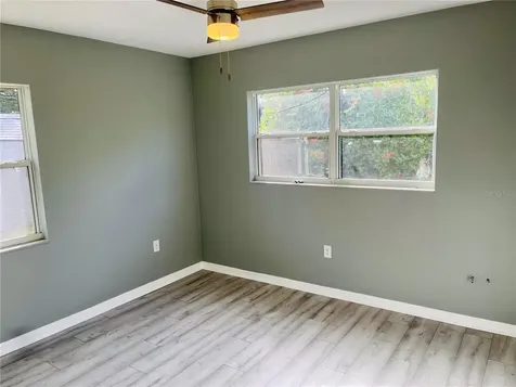 2715 40th Avenue W Bradenton FL 34205