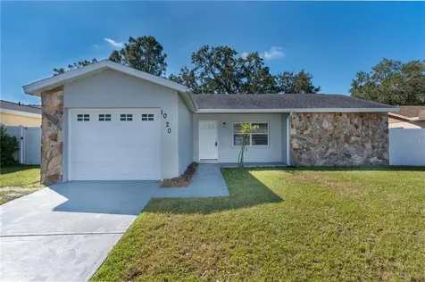 1020 Pine Ridge Circle Brandon FL 33511