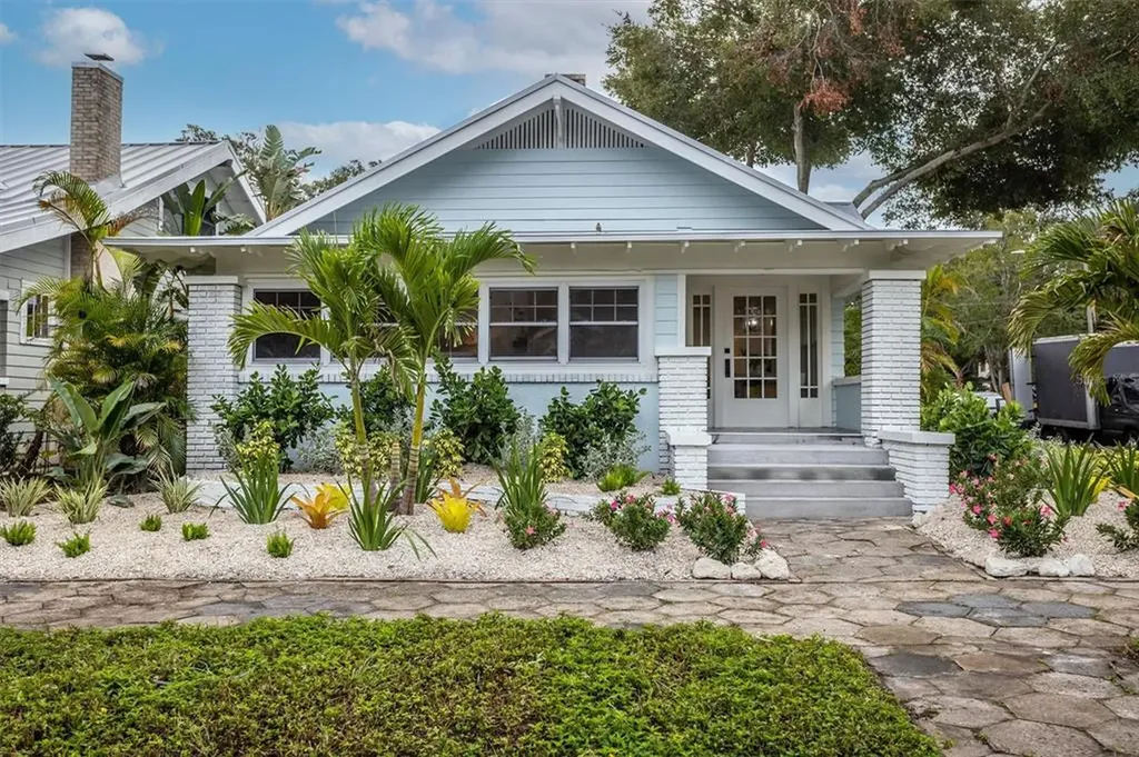 300 15th Avenue NE St Petersburg FL 33704