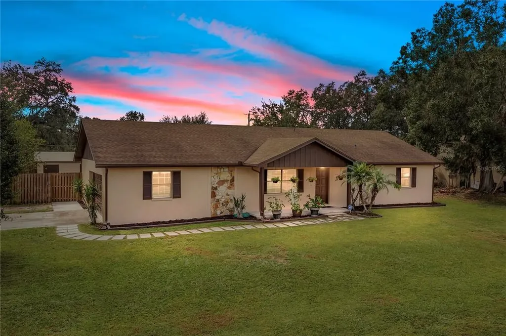 108 Connie Lee Court Lakeland FL 33809