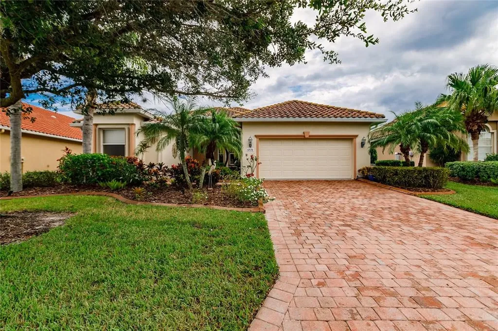 6531 41st Court E Sarasota FL 34243