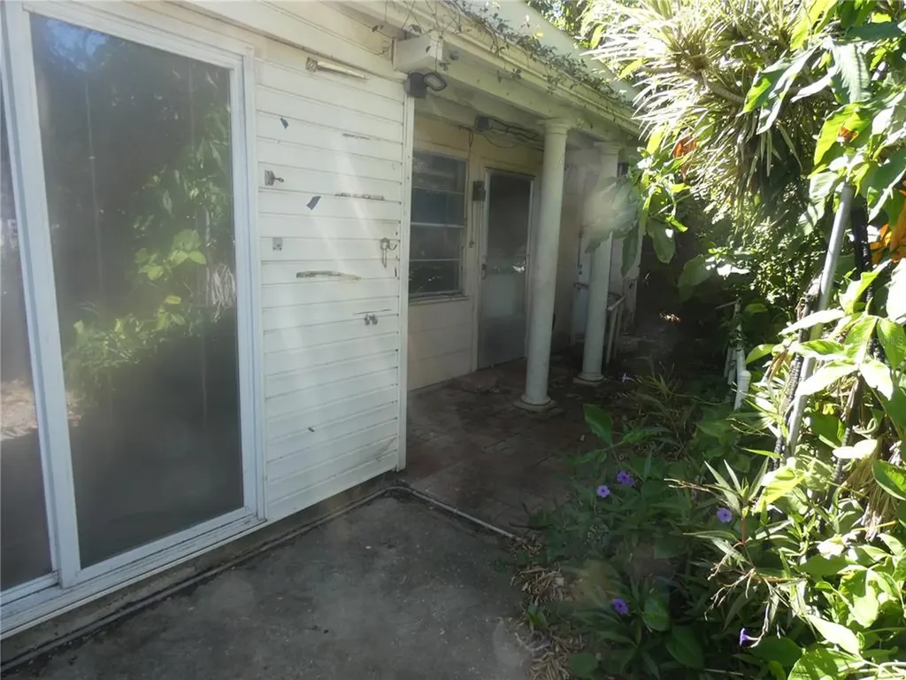 5318 9th Avenue N St Petersburg FL 33710