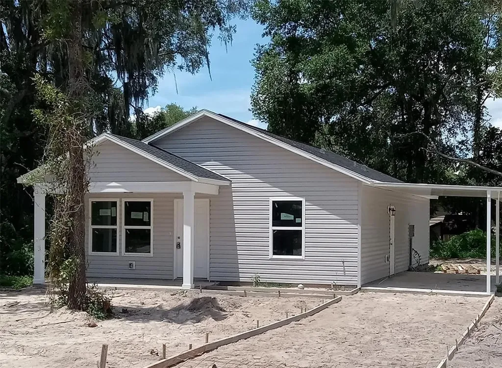 5729 SE 163rd Court Ocklawaha FL 32179
