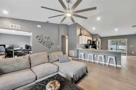 401 Elkin Avenue Deltona FL 32738