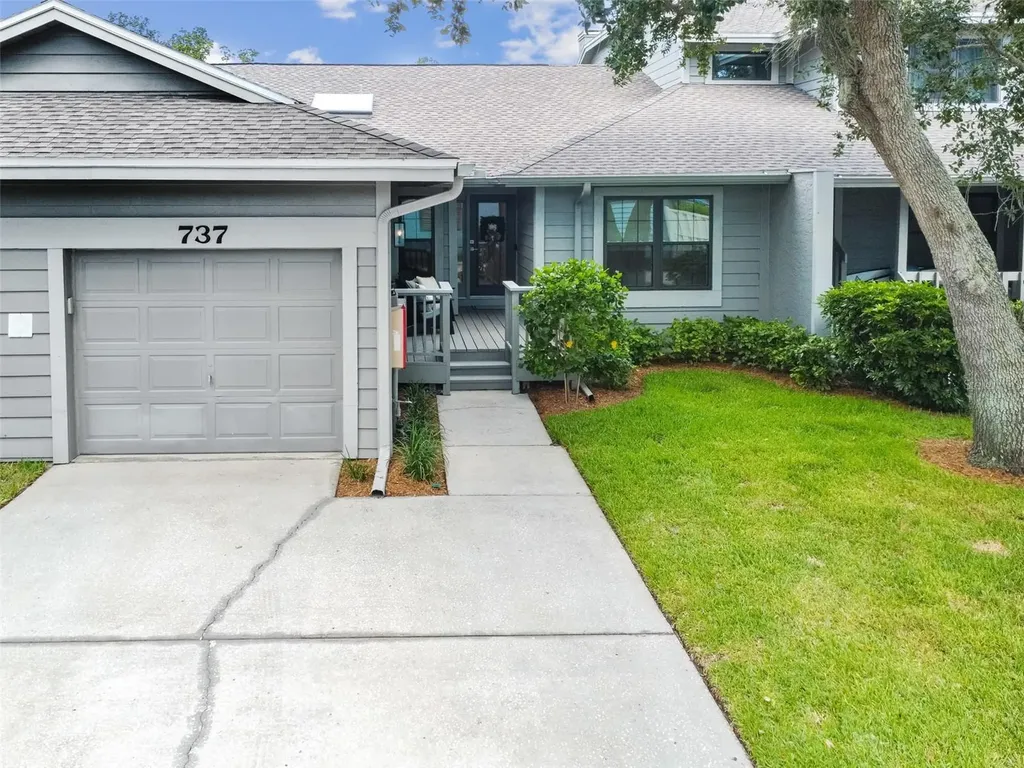 737 Caya Costa Court NE St Petersburg FL 33702