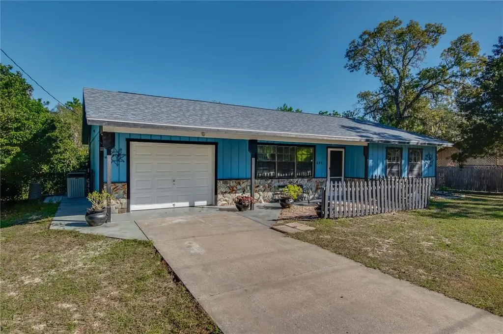 6951 W Avocado Street Crystal River FL 34429
