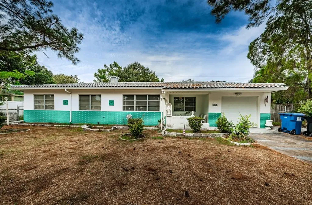 6618 10th Street N St Petersburg FL 33702