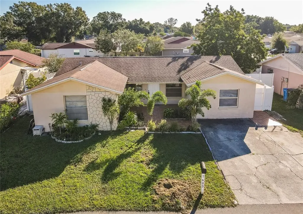 7603 Woodland Oaks Court Tampa FL 33615