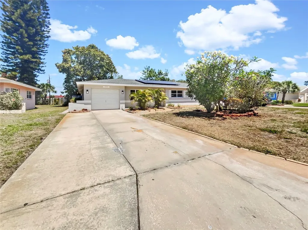 1153 63rd Avenue S St Petersburg FL 33705