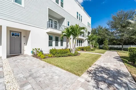 2442 W Mississippi Avenue Tampa FL 33629