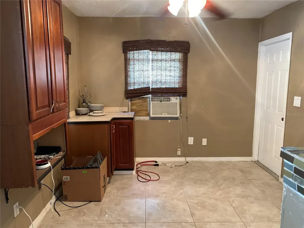 1023 W Gore Street W Orlando FL 32805