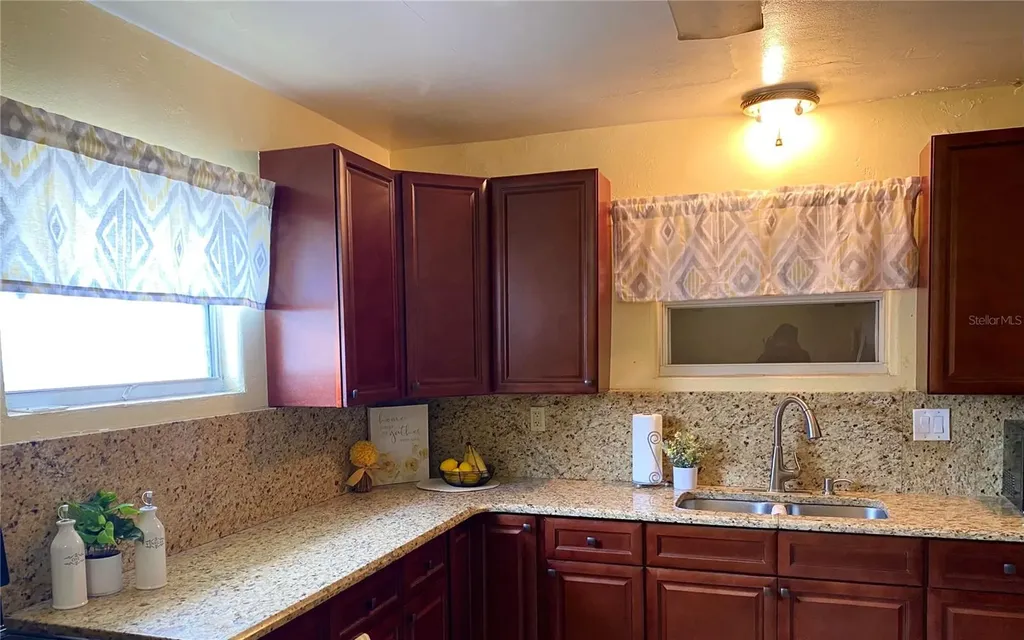 1023 W Gore Street W Orlando FL 32805