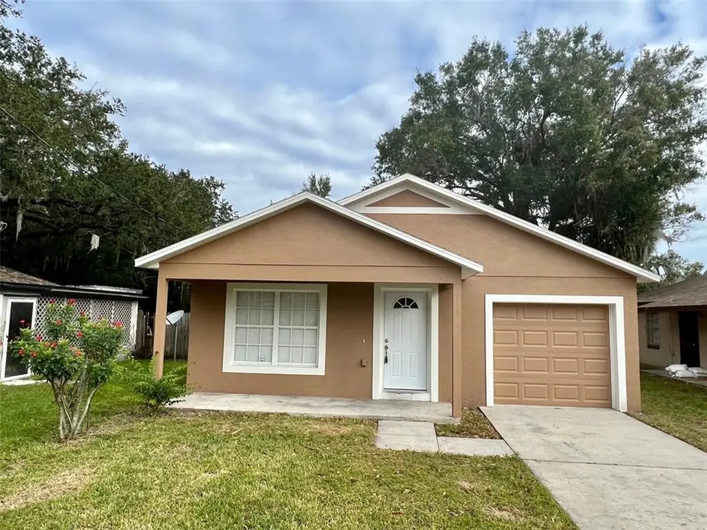 1112 W 8th Street Sanford FL 32771